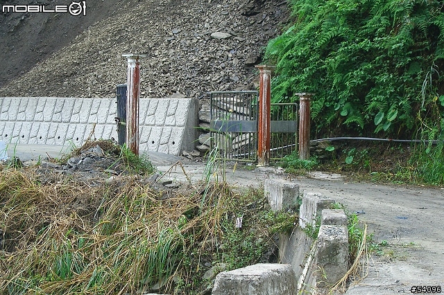 [路線分享]多納林道, 寒流夾雜下雨濃霧之通往林道 21K封閉處!!(37張圖)