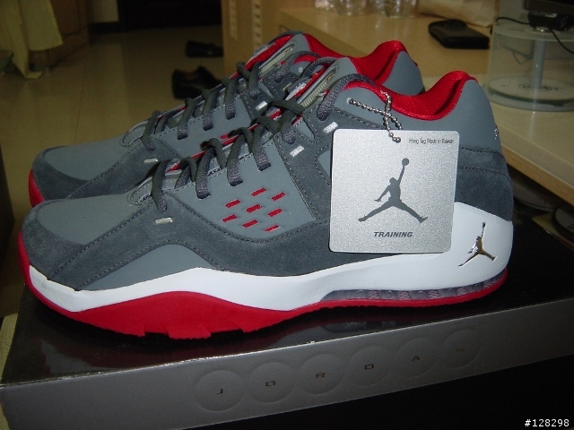 「開箱」2007年的X'mas禮物，JORDAN S.U. TRAINER