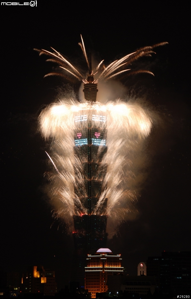 D80 N 18-200mm 2008 Taipei 101 煙火分享