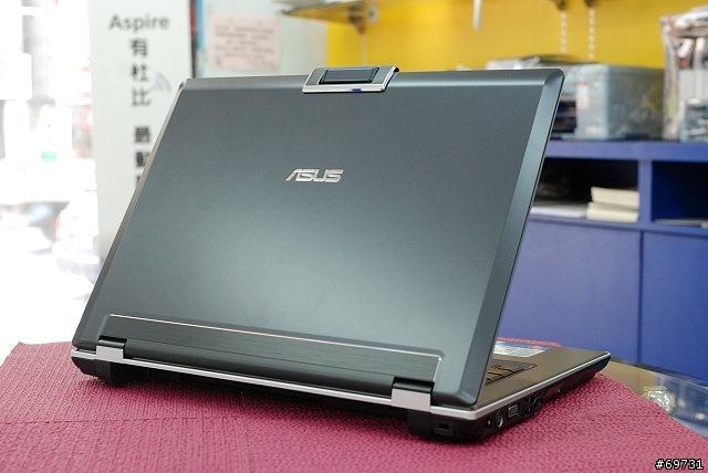 [分享]ASUS V1S  - 擴充能力佳的商務機