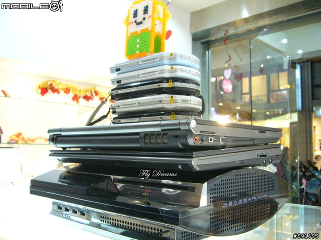 過年到啦 SONY愛用者我也要除舊布新了 預祝大家新年快樂!!!!
