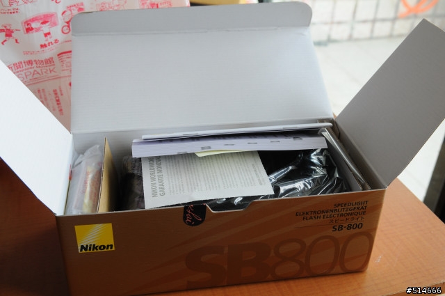 [開箱]我的大王、皇后與移動城堡--D300+17-55+DOMKE 30週年紀念包   1/31新增皇冠一頂~