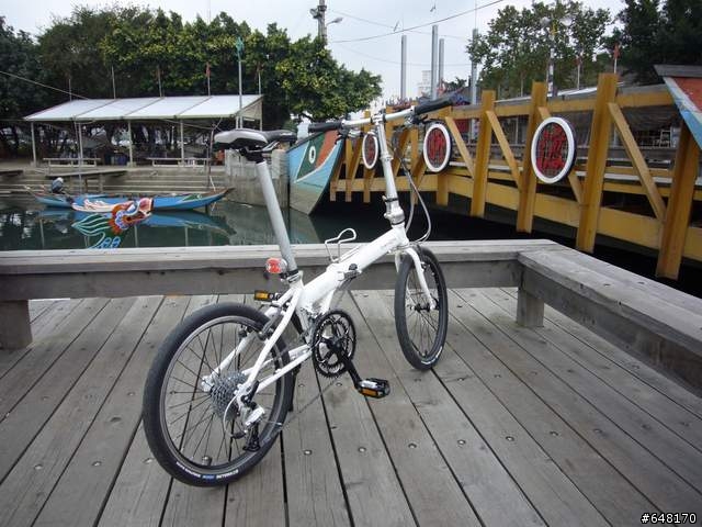 [分享]Dahon 亮光白 Speed SP16(改SP18)加兄弟車 鐵灰 Speed SP8(改SP18)圖多