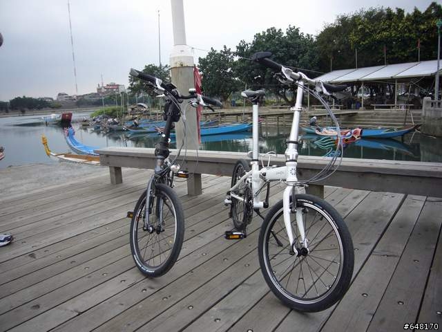 [分享]Dahon 亮光白 Speed SP16(改SP18)加兄弟車 鐵灰 Speed SP8(改SP18)圖多