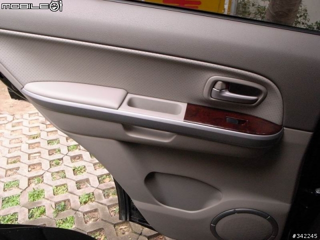分享 SUZUKI Grand Vitara JP 淺色內裝