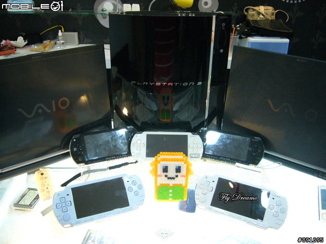 過年到啦 SONY愛用者我也要除舊布新了 預祝大家新年快樂!!!!