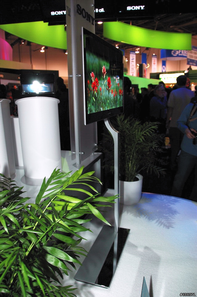 [CES 2008] Sony 大尺寸 OLED 電視，對比度高達一百萬比一