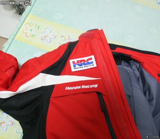 [分享]不專業開封~Honda HRC 防摔衣(補照片)