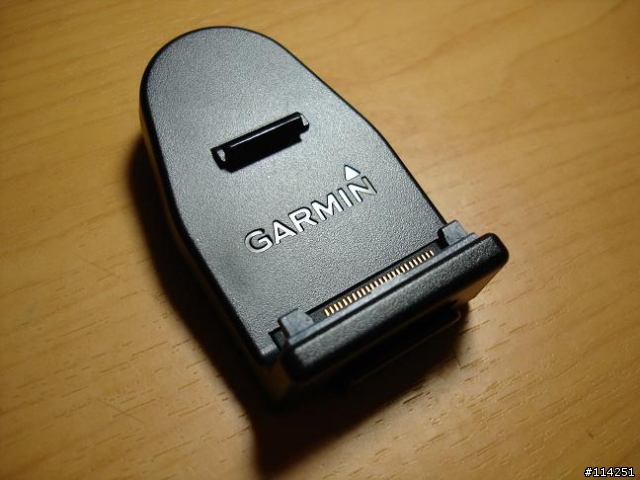 關於GARMIN Nuvi760原廠附贈車架設計上的建議 (還有小弟的對GARMIN的淺見)