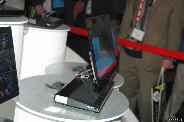 [CES 2008] Sony 大尺寸 OLED 電視，對比度高達一百萬比一