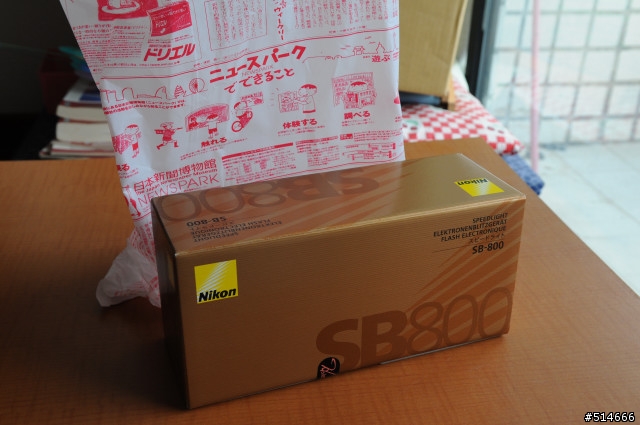 [開箱]我的大王、皇后與移動城堡--D300+17-55+DOMKE 30週年紀念包   1/31新增皇冠一頂~