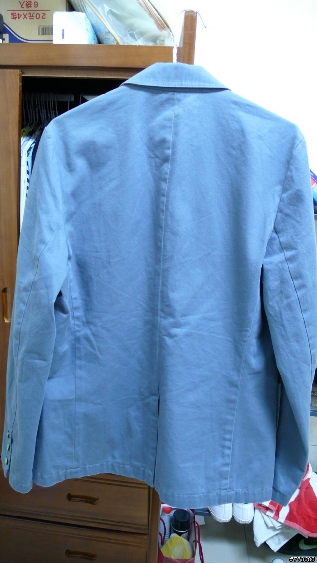 我買了一件西裝外套有人聽他的的品牌TROVATA？(有圖)