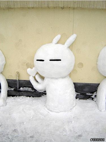 看来大陆也有很多01的网友,特发一组大陆同胞制作的01雪人!