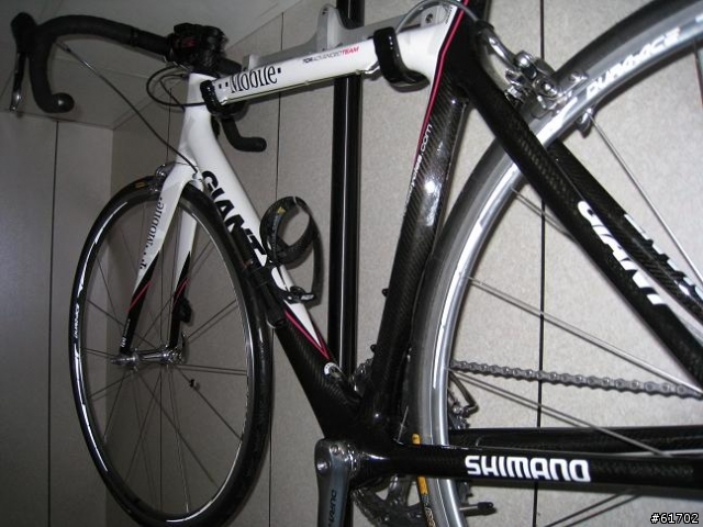 分享~GIANT formulaOne & Advance ISP超輕化1K/T800碳纖維車架(環法賽T-Mobile 車隊版圖裝)