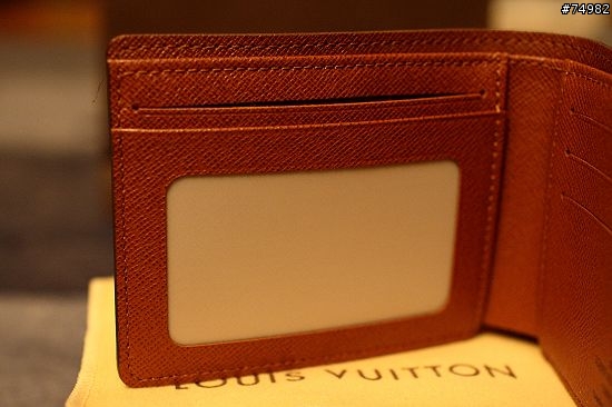 [分享] Louis Vuitton Billfold with 9 credit card slots
