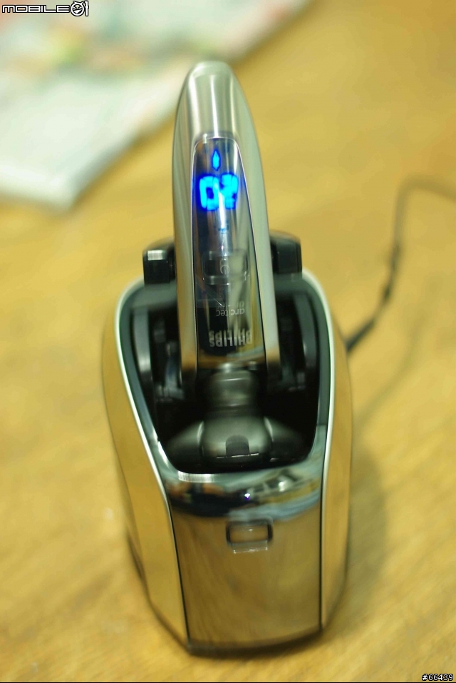 [開箱]王者再臨 之  PHILIPS 新世代旗艦級 刮鬍刀 RQ1095