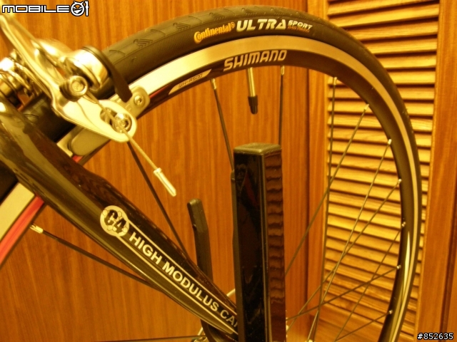 [分享] CP值爆高之變態塗裝跑車 FUJI Roubaix RC-11