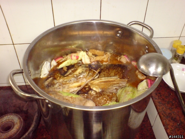 傳說中的東山大臉盆砂鍋魚頭....