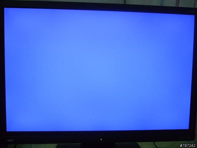 [分享]簡單的開箱之BenQ G2400W 24吋寬螢幕液晶顯示器