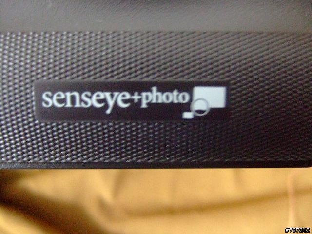[分享]簡單的開箱之BenQ G2400W 24吋寬螢幕液晶顯示器