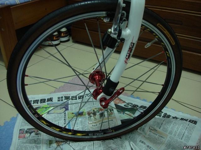 [開箱文]小徑車20吋手工編製輪組APEX~新年穿新鞋喔~圖多注意!!