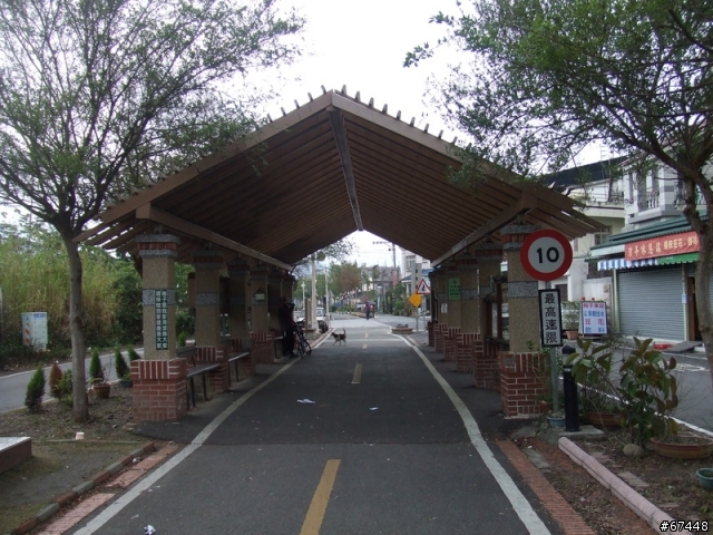 年初3台中潭雅神綠園道海放行