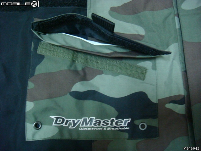 [分享]日本RS-TAICHI專業雨具RSR030獨家研發的DRYMASTER特殊防水透氣材質