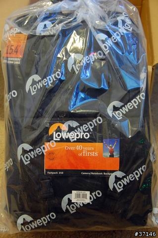 新手連續開箱~SB400小神燈+Lowepro Fastpack 250+OP/TECH Super Classic Strap [圖多]