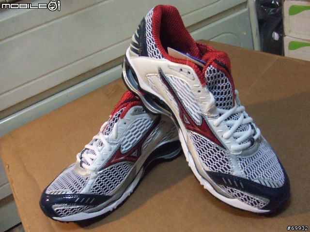 [分享]MIZUNO 08年Wave Creation 9 ∞ 慢跑鞋