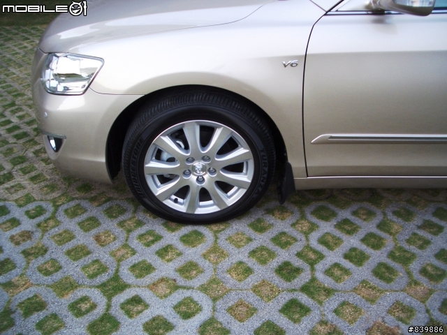 [分享] camry 3.5v 新車報到...初步開箱文..