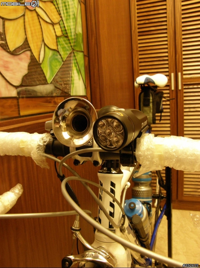 [分享] CP值爆高之變態塗裝跑車 FUJI Roubaix RC-11