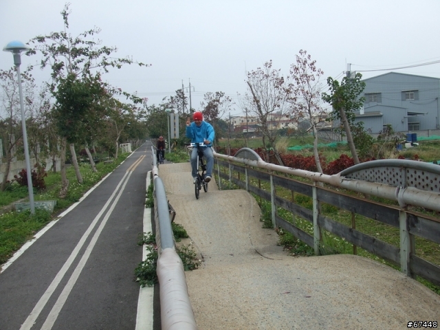 年初3台中潭雅神綠園道海放行