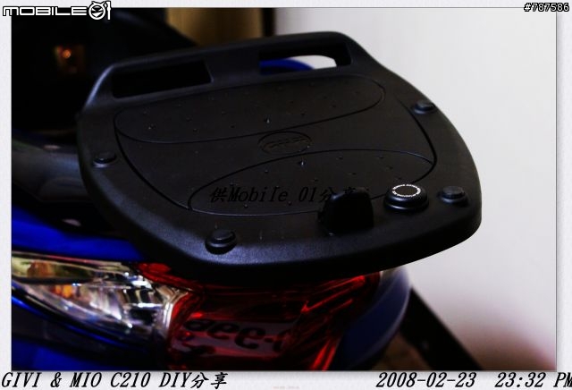 [DIY100211更新RAM車架]分享SYM VS-1 GIVI E33 藍色烤漆 & 可愛的MIO C210簡單 便宜 好用車架 安裝文