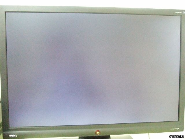 [分享]簡單的開箱之BenQ G2400W 24吋寬螢幕液晶顯示器