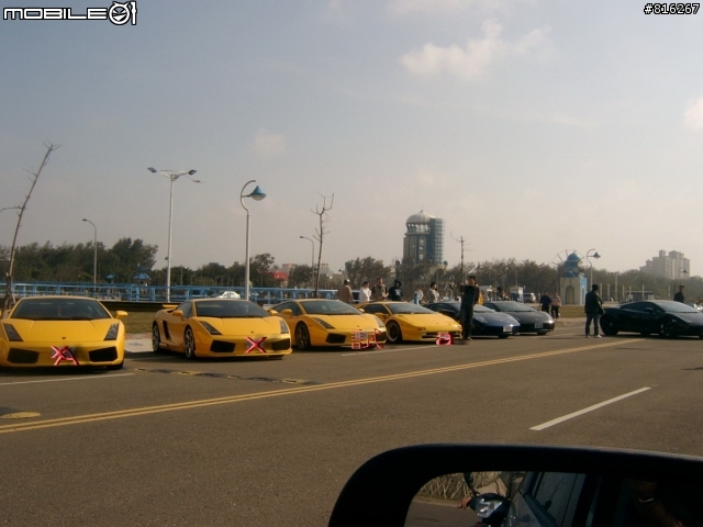 南寮發現小黃  跑車