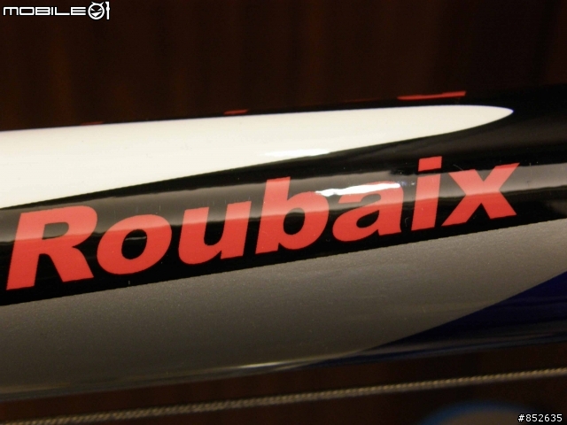 [分享] CP值爆高之變態塗裝跑車 FUJI Roubaix RC-11