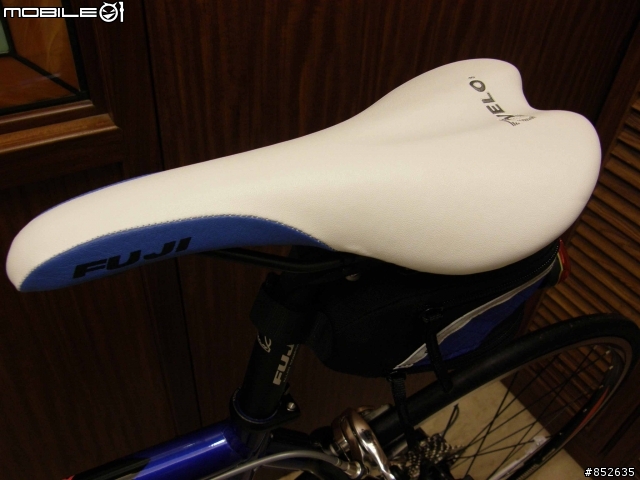 [分享] CP值爆高之變態塗裝跑車 FUJI Roubaix RC-11