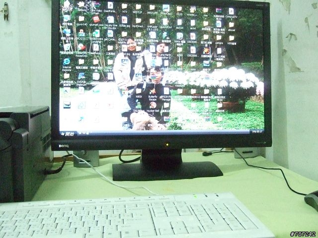[分享]簡單的開箱之BenQ G2400W 24吋寬螢幕液晶顯示器