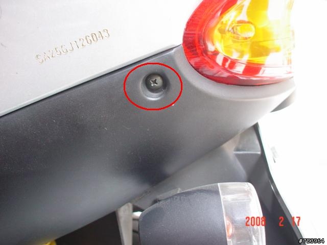 [不專業DIY教學文]奔馳125...更換空氣濾清器
