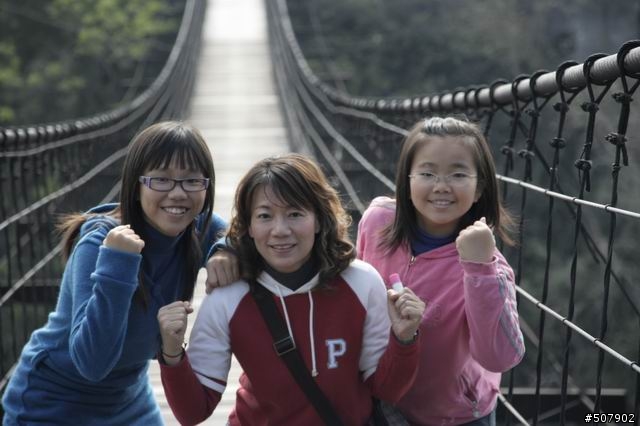 六龜育幼院送愛心之旅