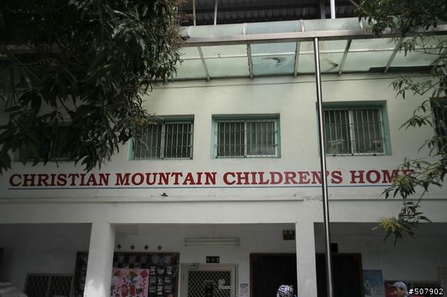 六龜育幼院送愛心之旅