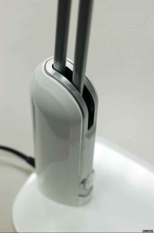 適合科技風的檯燈