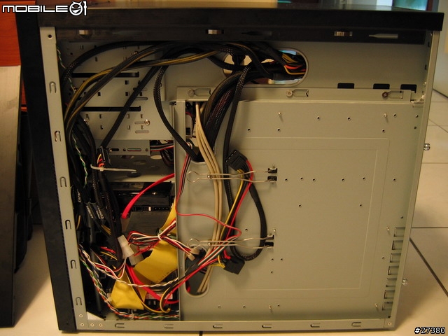 [分享]Lancool PC-K7開箱介紹