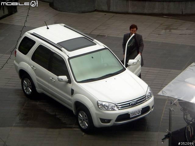 2008 ESCAPE 應該快上市了~
