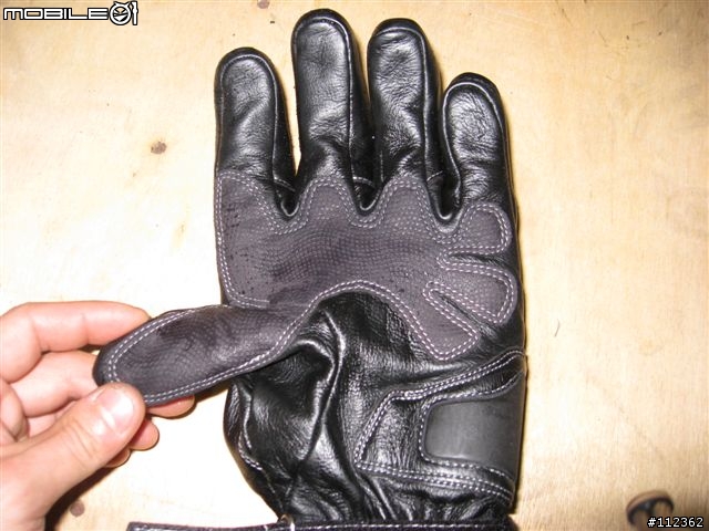 [分享]測試DAINESE FAST-B長手套(D-Dry) 和使用心得
