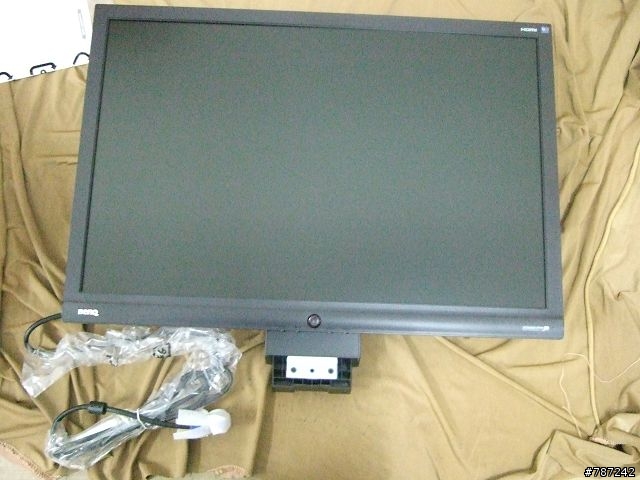 [分享]簡單的開箱之BenQ G2400W 24吋寬螢幕液晶顯示器