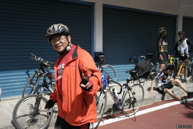 六龜育幼院送愛心之旅