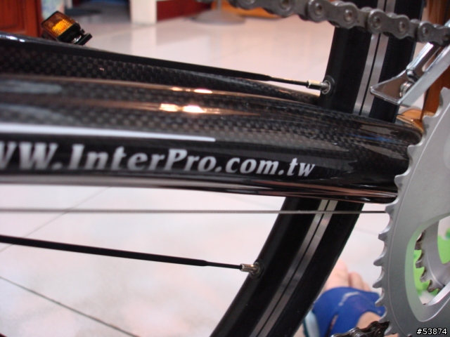 想招搖過街？來試試它吧！INTER PRO（新增Trigon 碳纖座管＆一體式飛行把）