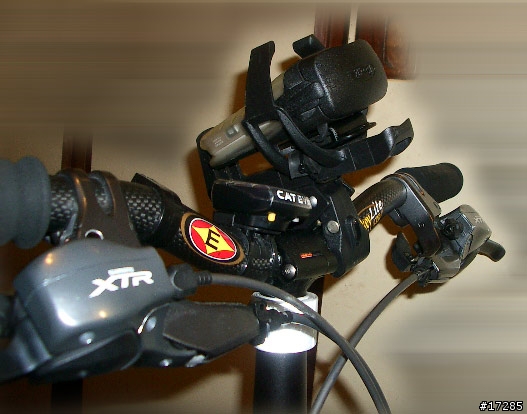 N82 導航手機 +水壺2用 單車架