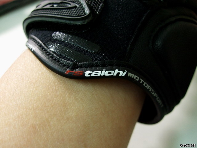 [分享] 冬天勿試 ─ RS-Taichi RST-359夏季短手套
